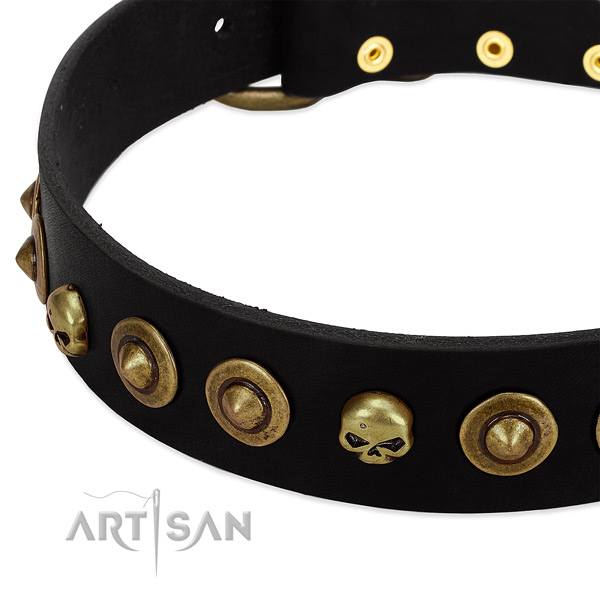 Leather dog collar with exquisite decorations