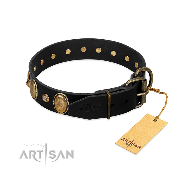 Strong D-ring on full grain leather collar for stylish walking your four-legged friend